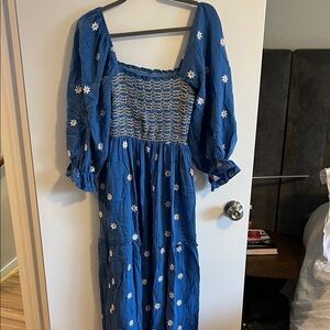 Elegant Blue Floral Long Sleeve Dress